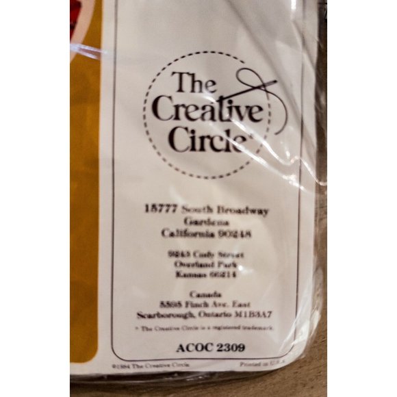 NEW 1984 Creative Circle Bib & Bows 2309 Embroidery Kit 8" Round Set 2 Vtg 11055 - Picture 4 of 5